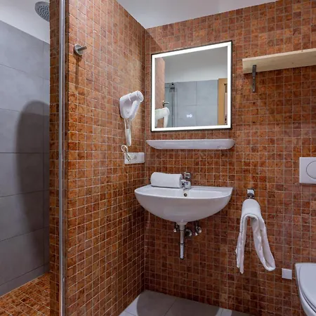 Clarezia * קפרון